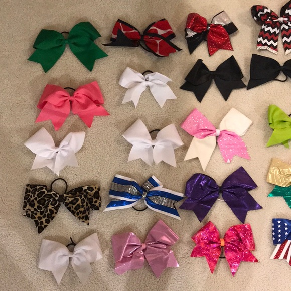 Lot of cheerleading bows main image 7